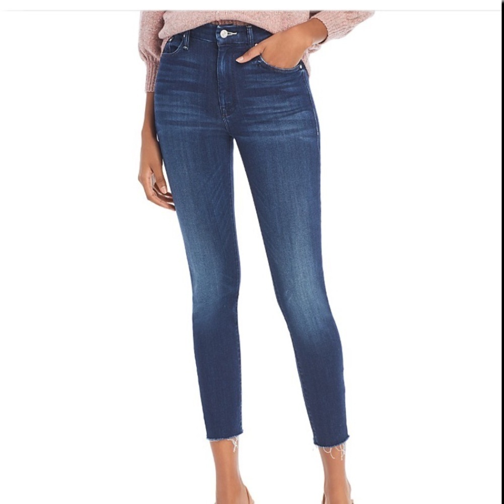 MOTHER High Waisted Looker Ankle Fray in Tongue & Chic dark wash size 27
